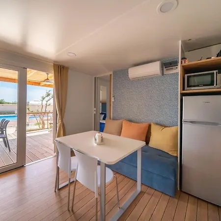 Prestige Villas Pool Yard 4*