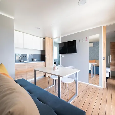 Park za odmor Prestige Villas Pool Yard