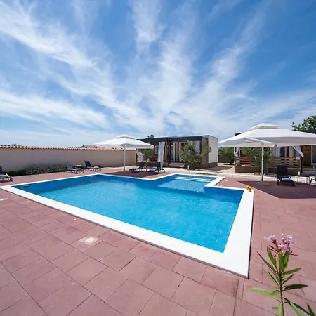 Prestige Villas Pool Yard Holiday park