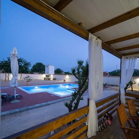 Prestige Villas Pool Yard Holiday park