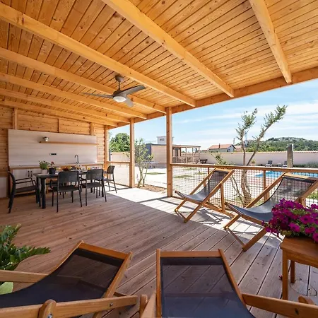 Holiday park Prestige Villas Pool Yard Drage