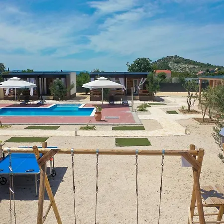 Prestige Villas Pool Yard
