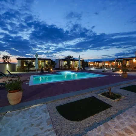 Prestige Villas Pool Yard