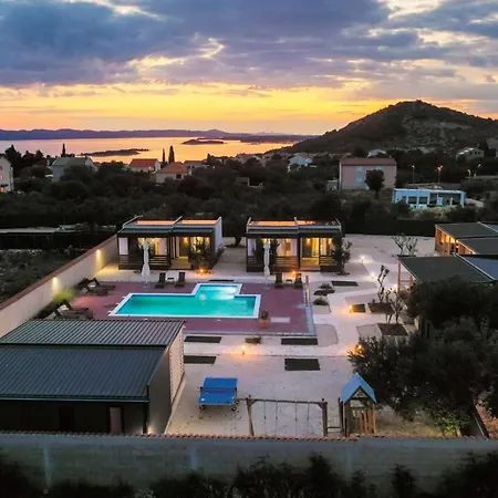 Prestige Villas Pool Yard Holiday park 4*