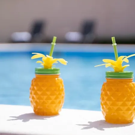 Holiday park Prestige Villas Pool Yard