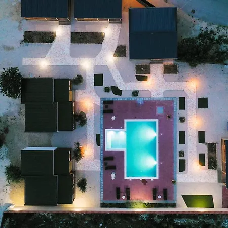 Prestige Villas Pool Yard 4* Drage