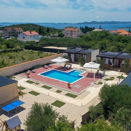 Prestige Villas Pool Yard